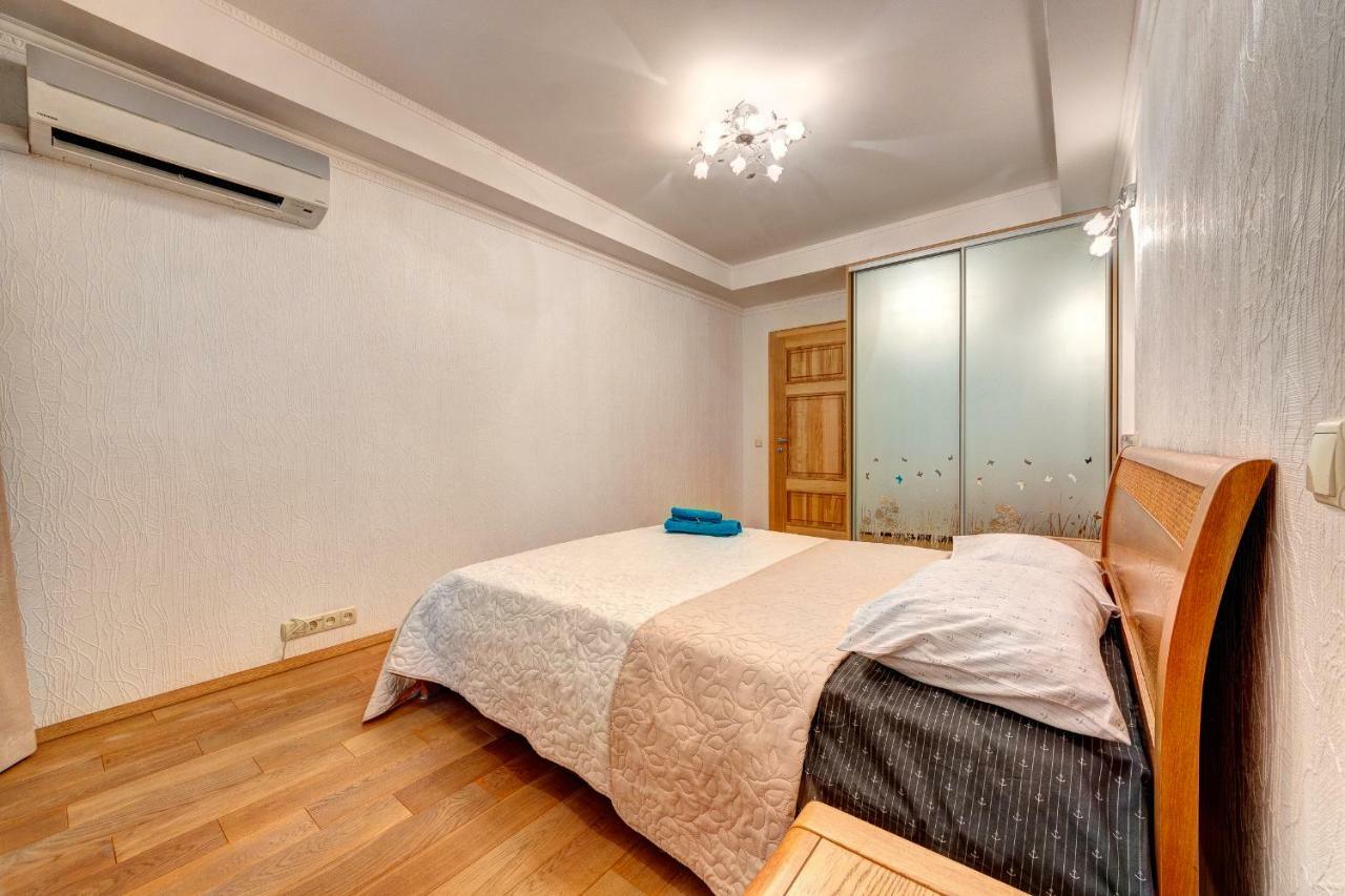 Apartments Near The Shopping Center Gulliver Kiew Exterior foto